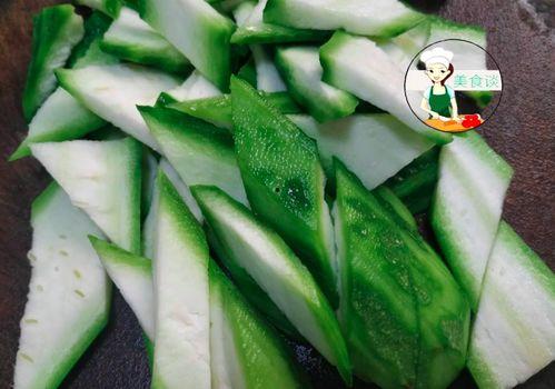 瓜蛇肉可以吃吗,可食用之谜，揭秘其营养价值与食用方法  第2张